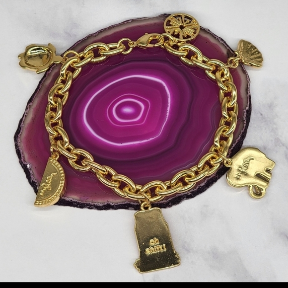 NWOT Lilly Pultzier 💖 Charm Bracelet with 6 charms!! ADORBS! - Picture 4 of 15